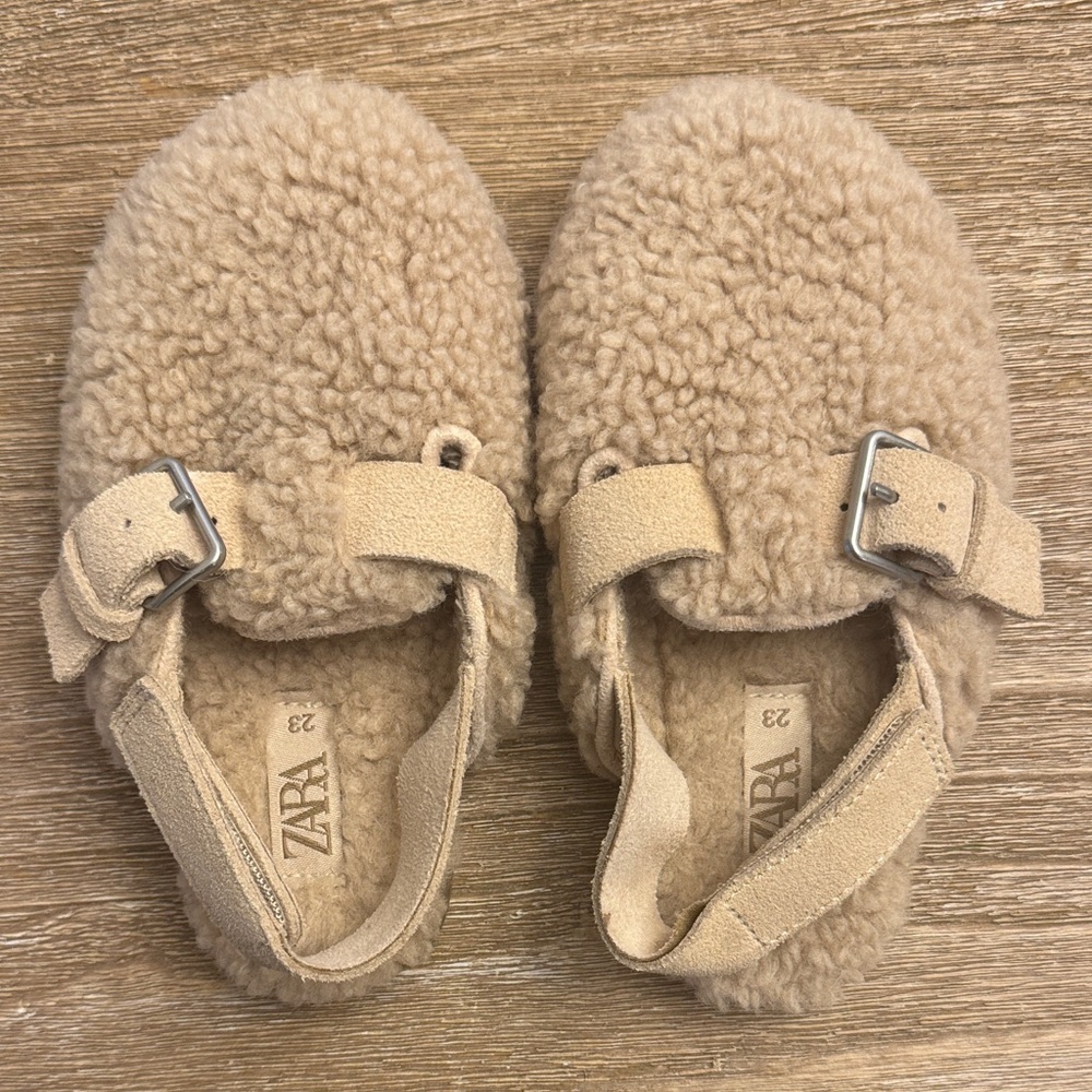Zara Kids Beige Fuzzy Slippers